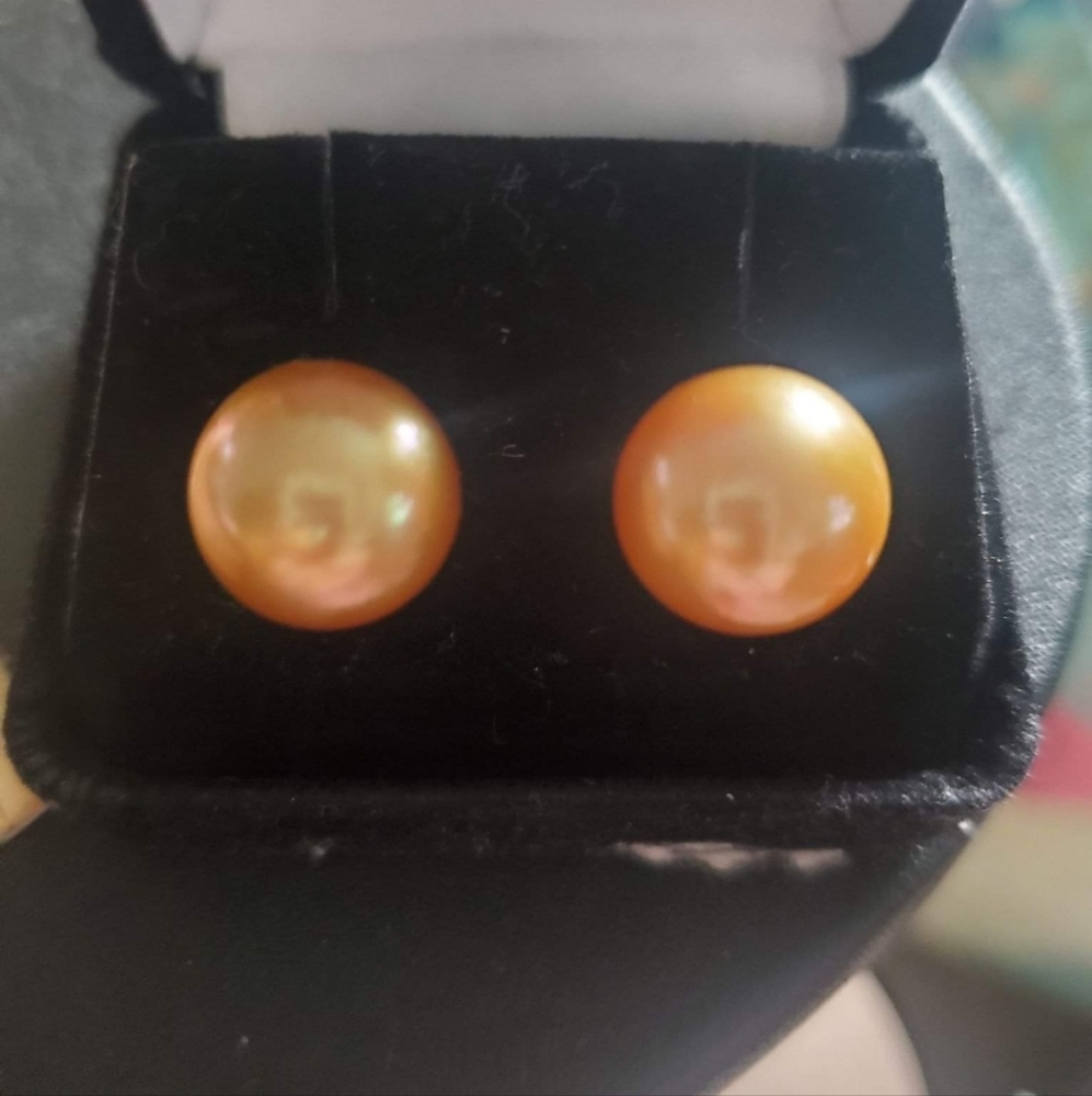 South Sea authentic pearl 14k soild yellow gold   size 12.5mm